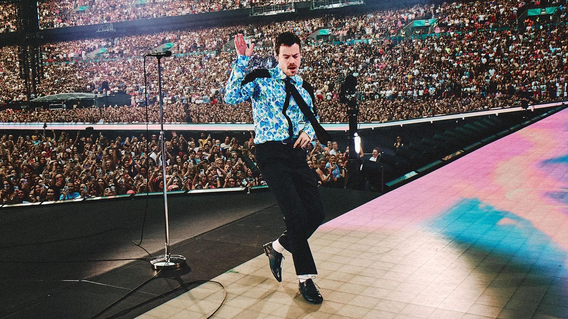 Harry Styles sets Wembley Stadium record with 12-night residency