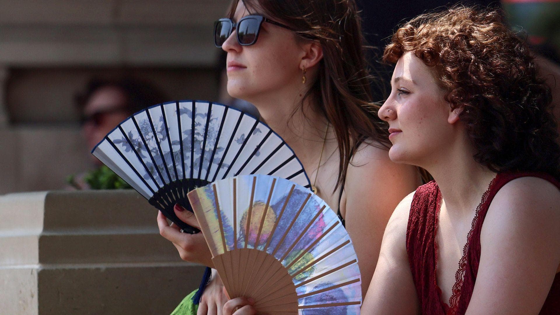 Met Office warns UK faces hotter summer and more heatwaves