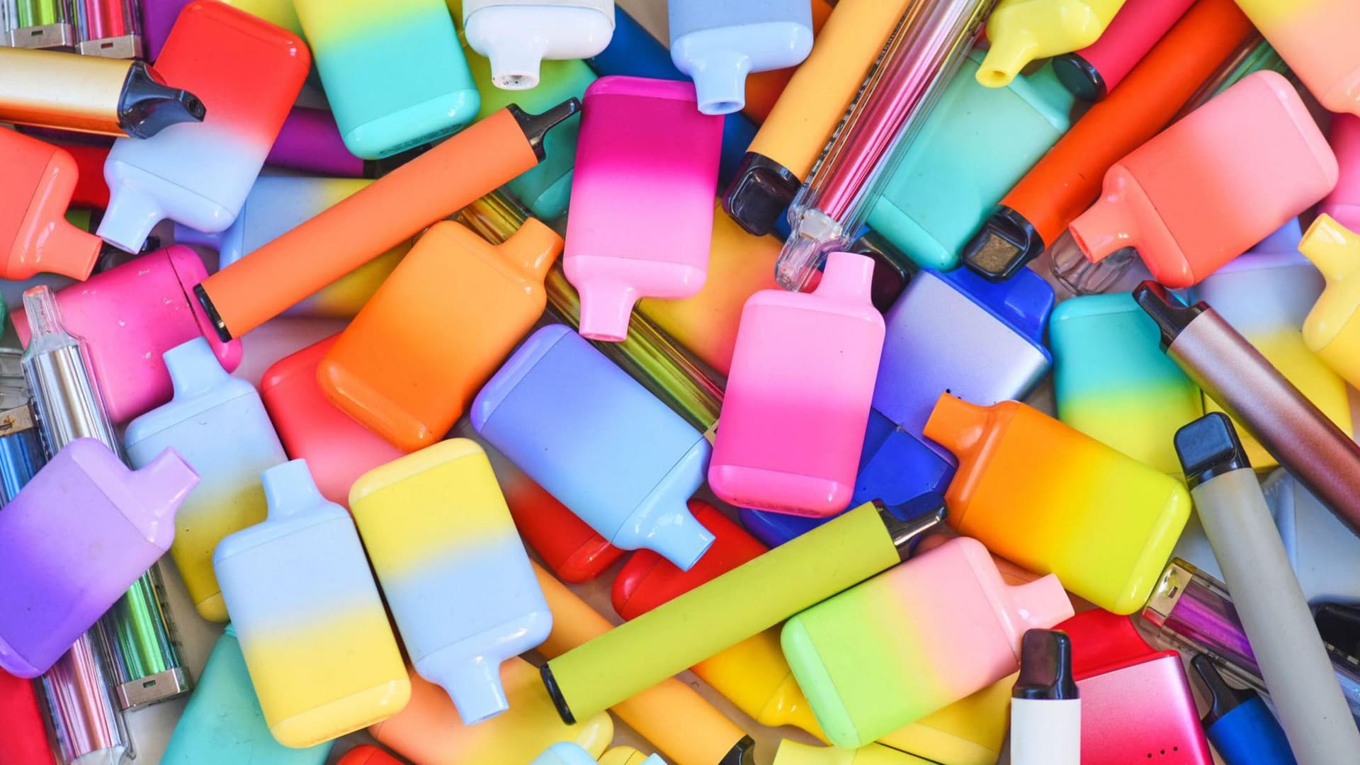 UK consults on plain packaging and flavour limits for vapes