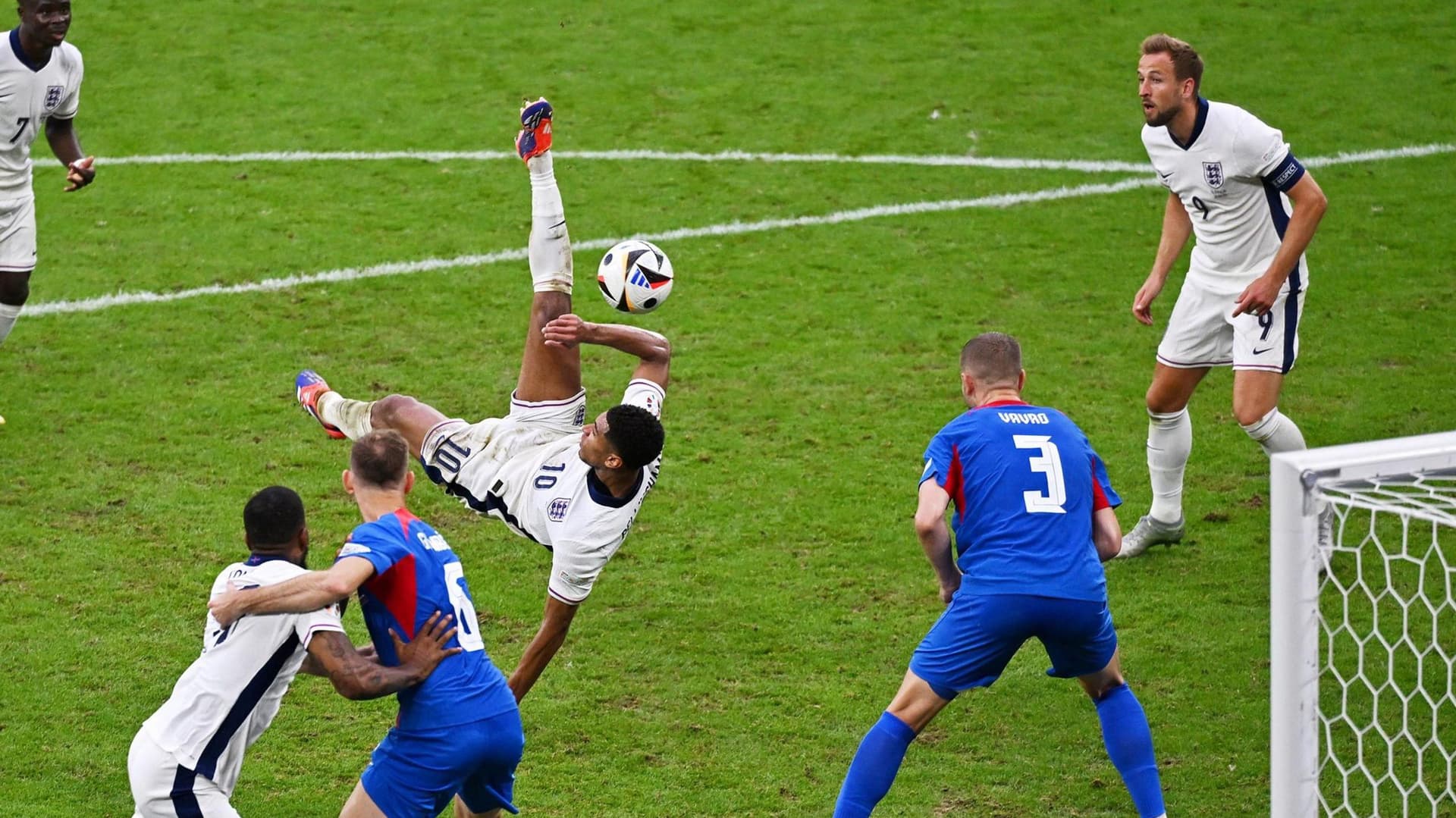 Bellingham’s World Cup role still open as England chase glory