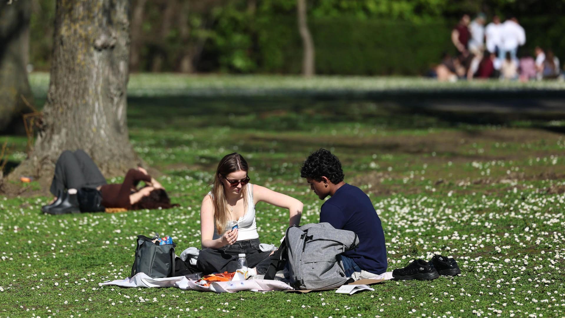 Warmest Days of the Year Expected Tuesday and Wednesday, Temperatures Soar