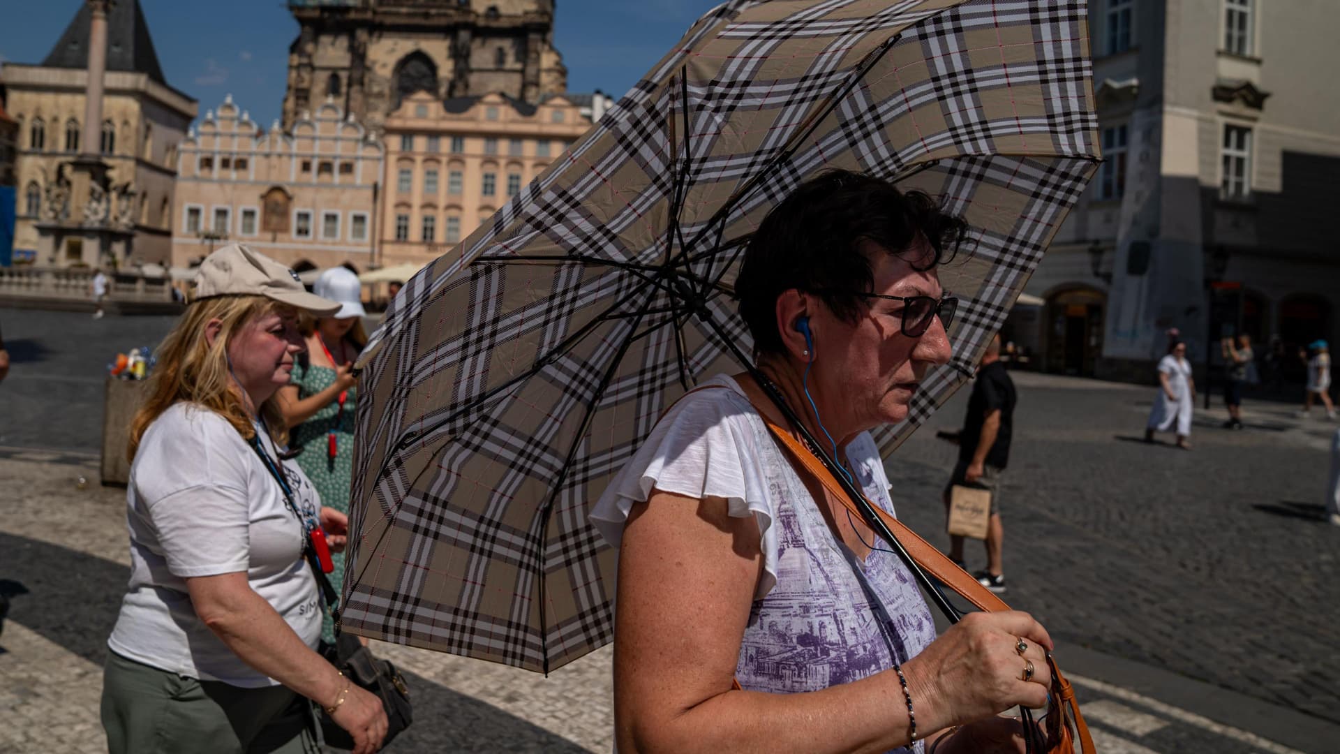 Europe heatwave shatters records as temperatures top 35C across continent