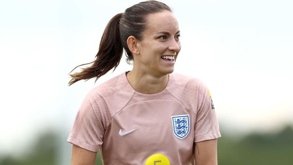 Lucy Staniforth to retire after 16-year football career