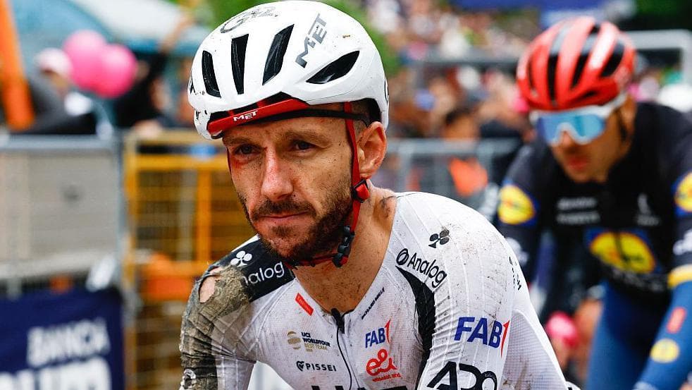 Adam Yates out of Giro d'Italia after heavy crash concussion