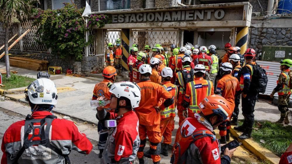 Rescuers race to free trapped Venezuelan guard after 100 hours