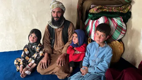 Three in four Afghans cannot meet basic needs, UN says