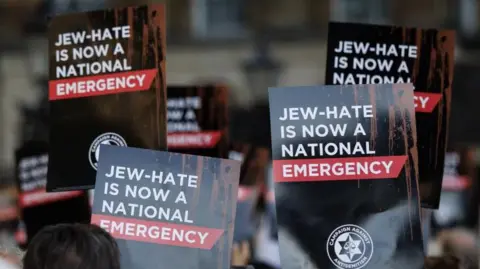 UK bolsters synagogue security as antisemitic attacks surge across communities