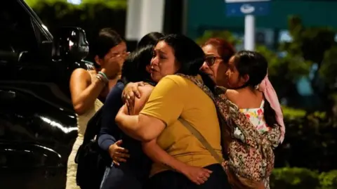 Gunmen disguised as gift bearers kill gang leader at Guayaquil airport