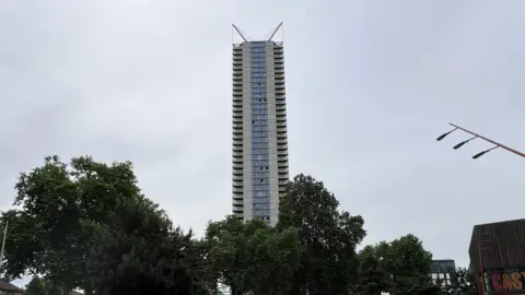 Police investigate deaths of family after 36th-floor fall in London