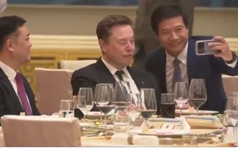 Musk selfie moment with Xiaomi chief goes viral in China