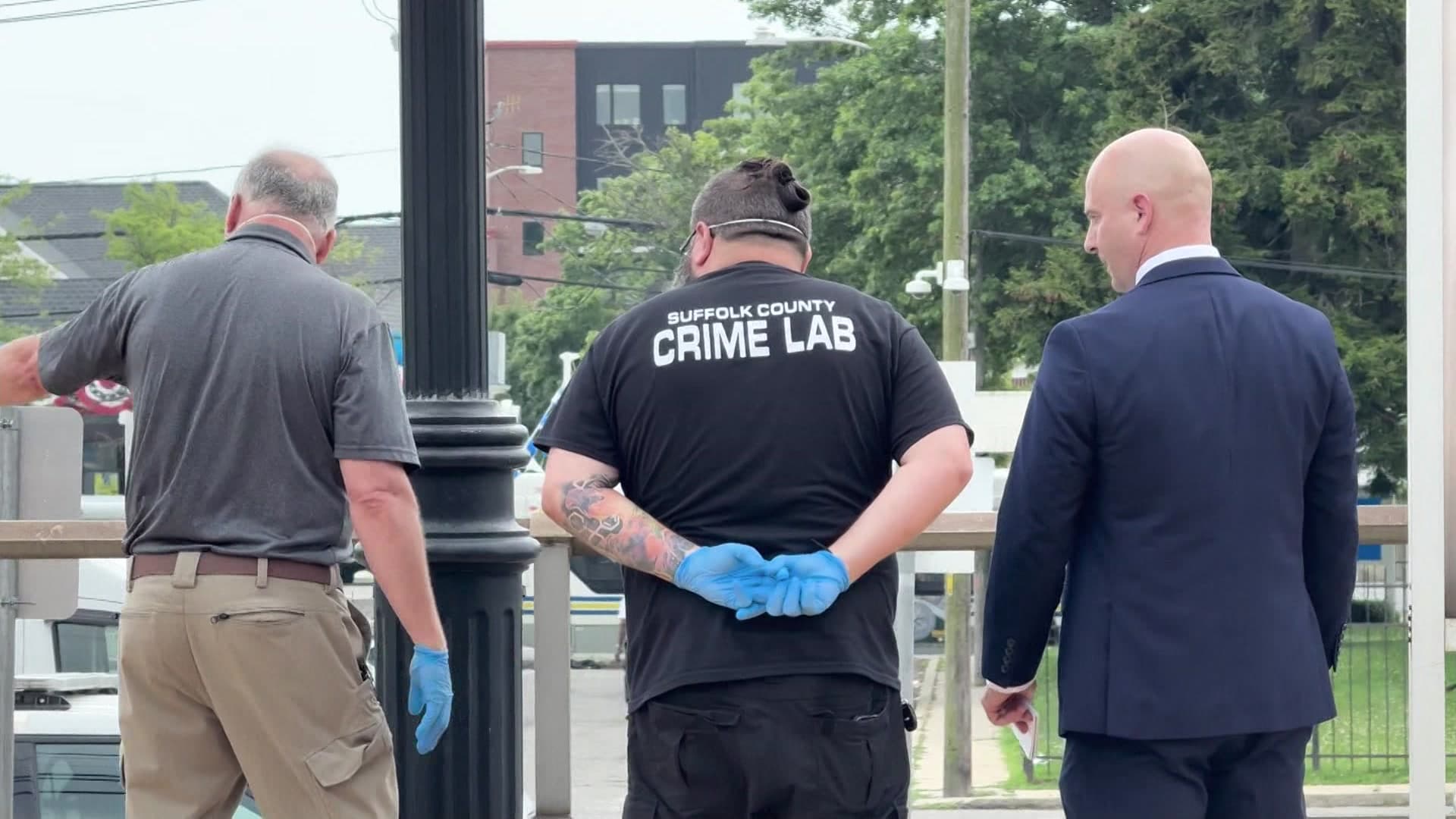Police investigate homicide at Bay Shore LIRR station parking lot