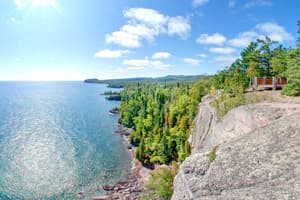 Palisade Head offers ancient geology, easy access and climbing safety tips