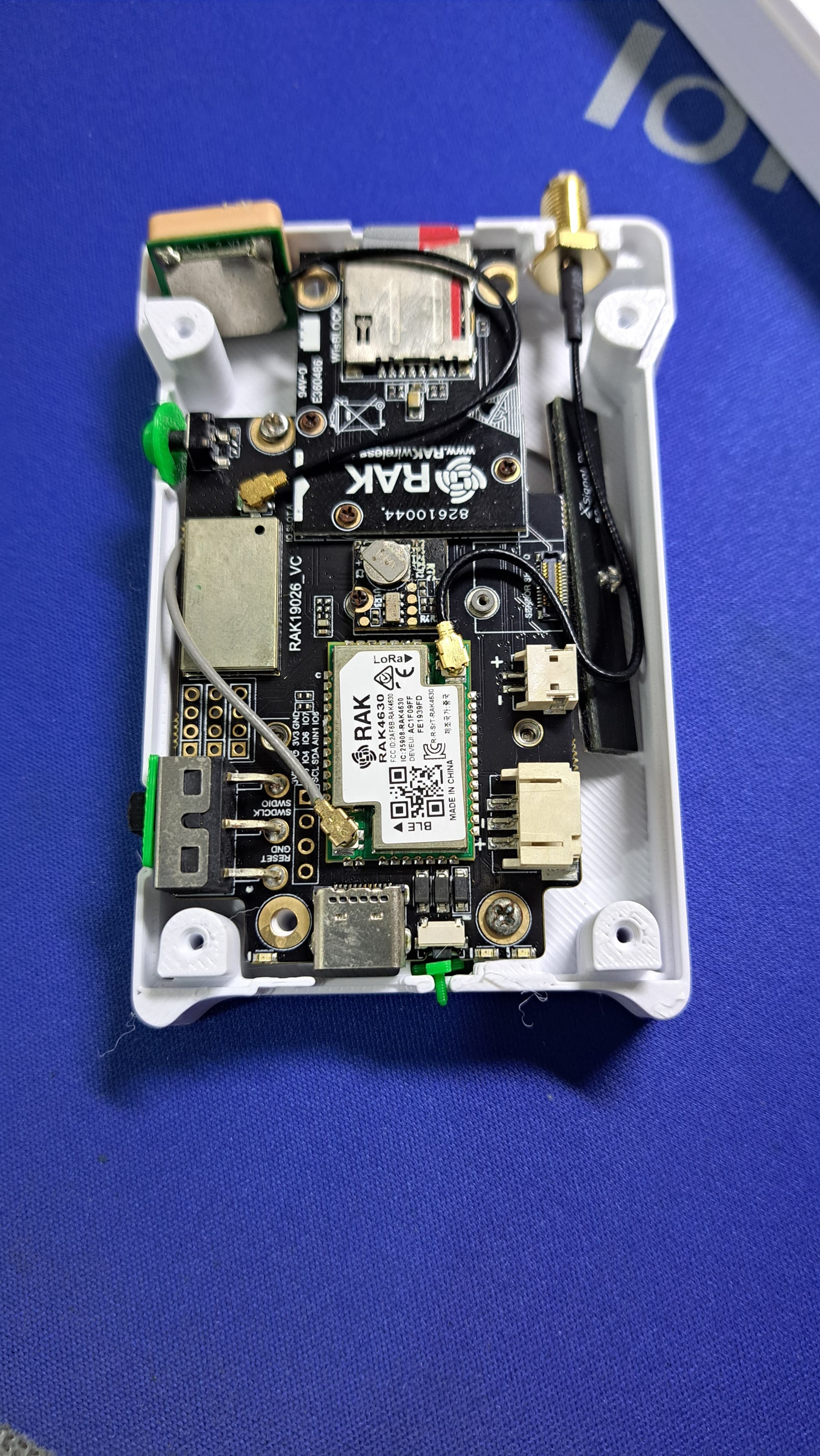 Free 3D-printed support eases USB-C access for RAK10724 LoRa boards
