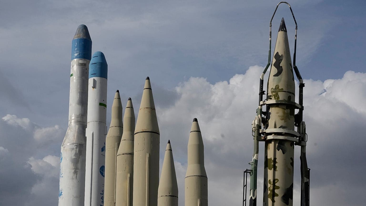 U.S. strikes Iran targets as ceasefire talks continue, oil jumps