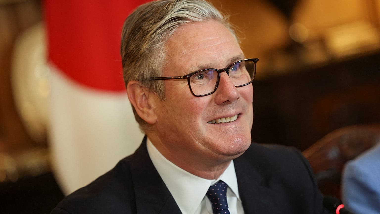 Britain plans social media ban for under 16s, Starmer says