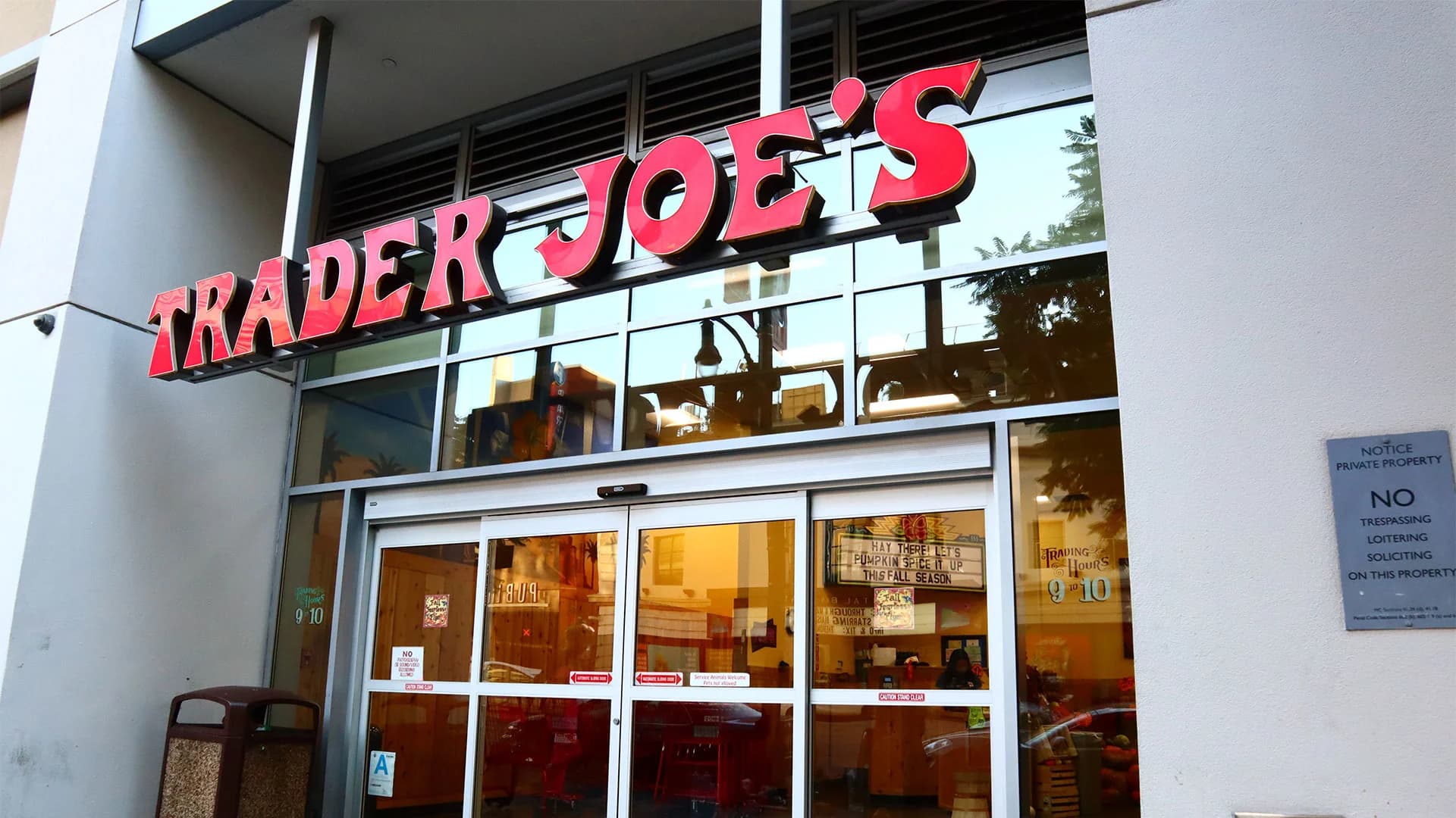 Trader Joe's Crew Praise Pay, Promotions but Cite Busy Stores, Scheduling Strain