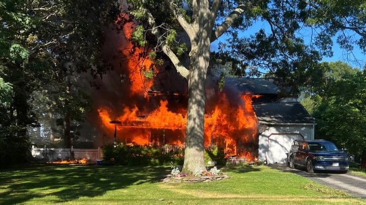 Bohemia family gets community support after fire destroys longtime home