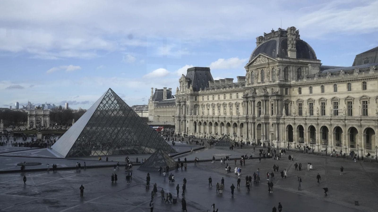 Louvre picks architects for overhaul to ease overcrowding, add new Mona Lisa space
