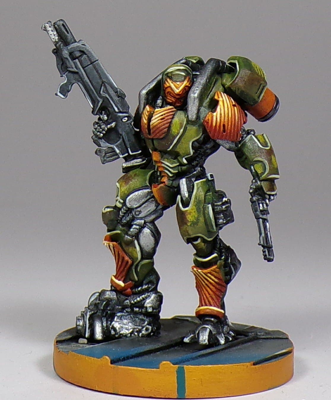 PaintedFigs Delivers Exhibition Quality Infinity Commission with Sci-Fi Urban Bases