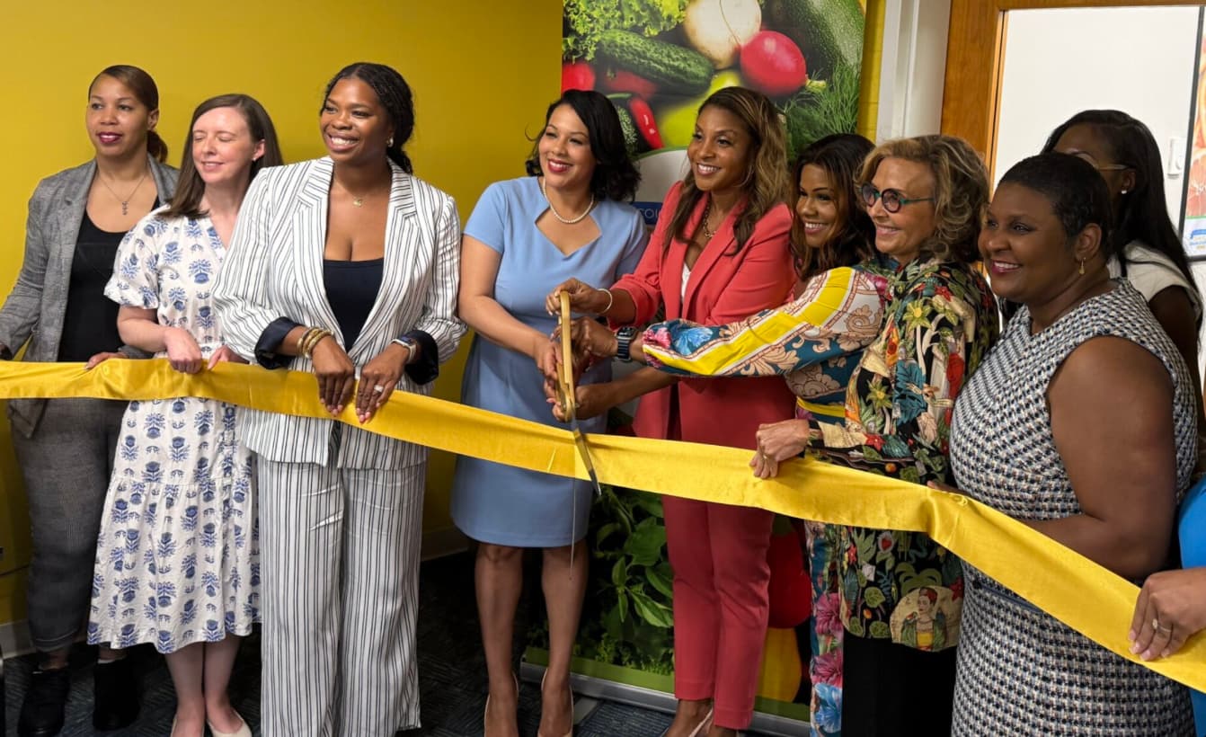 Prince George's County opens free grocery store inside library