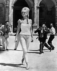 Capri pants return as the polished old money alternative