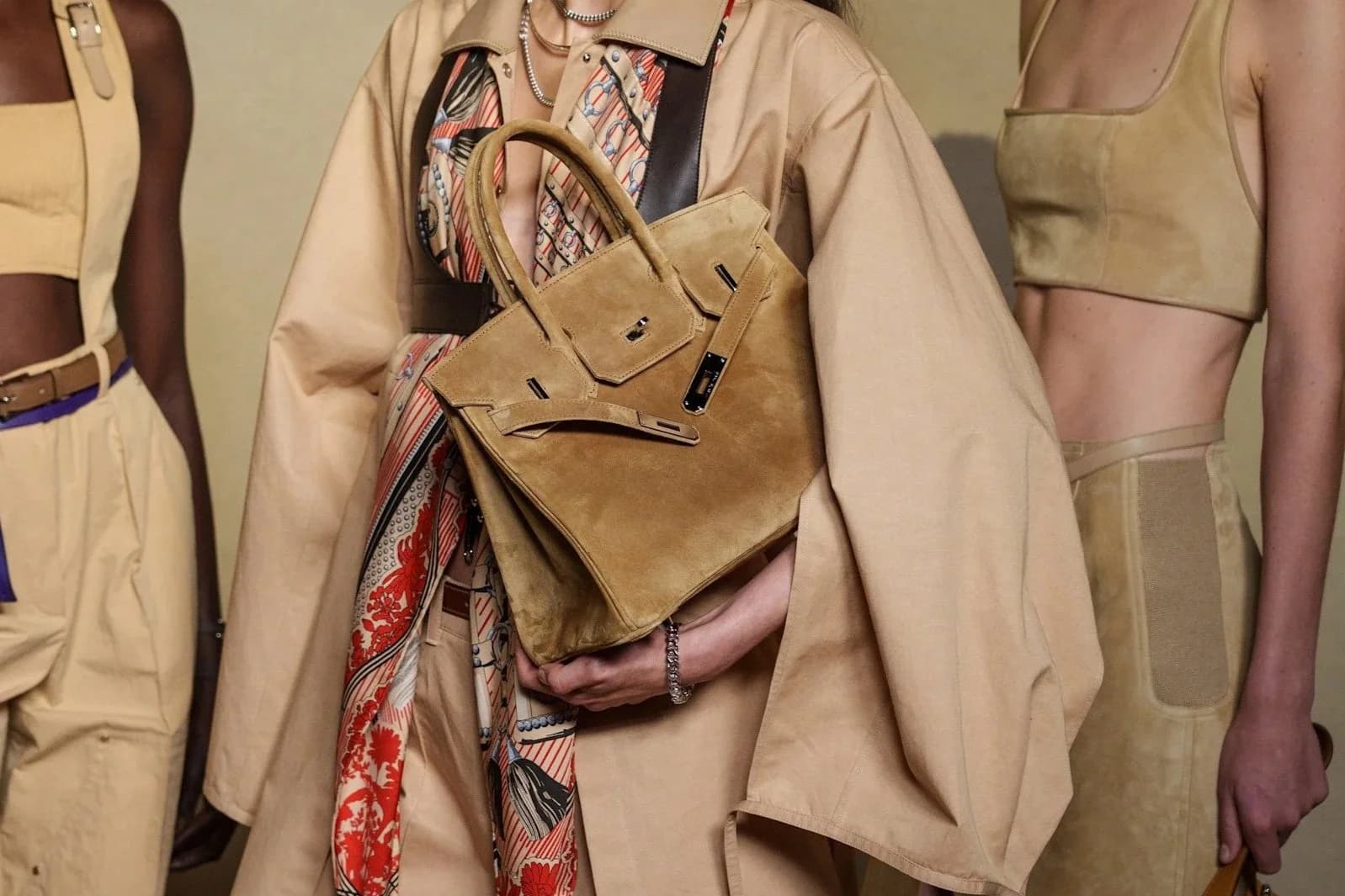 summer's standout handbags make easy outfits look polished