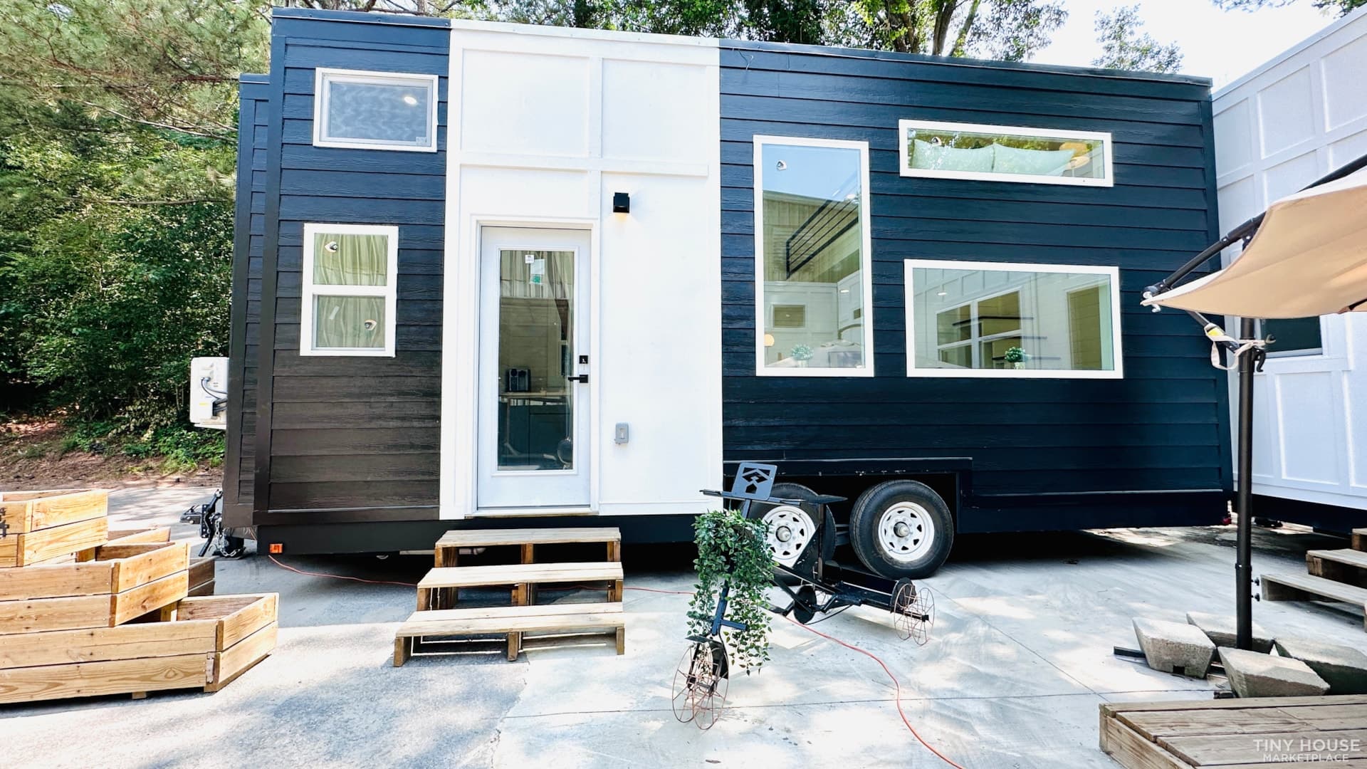Dragon Tiny Homes' Premium Vista Fits a Family in 204 Square Feet