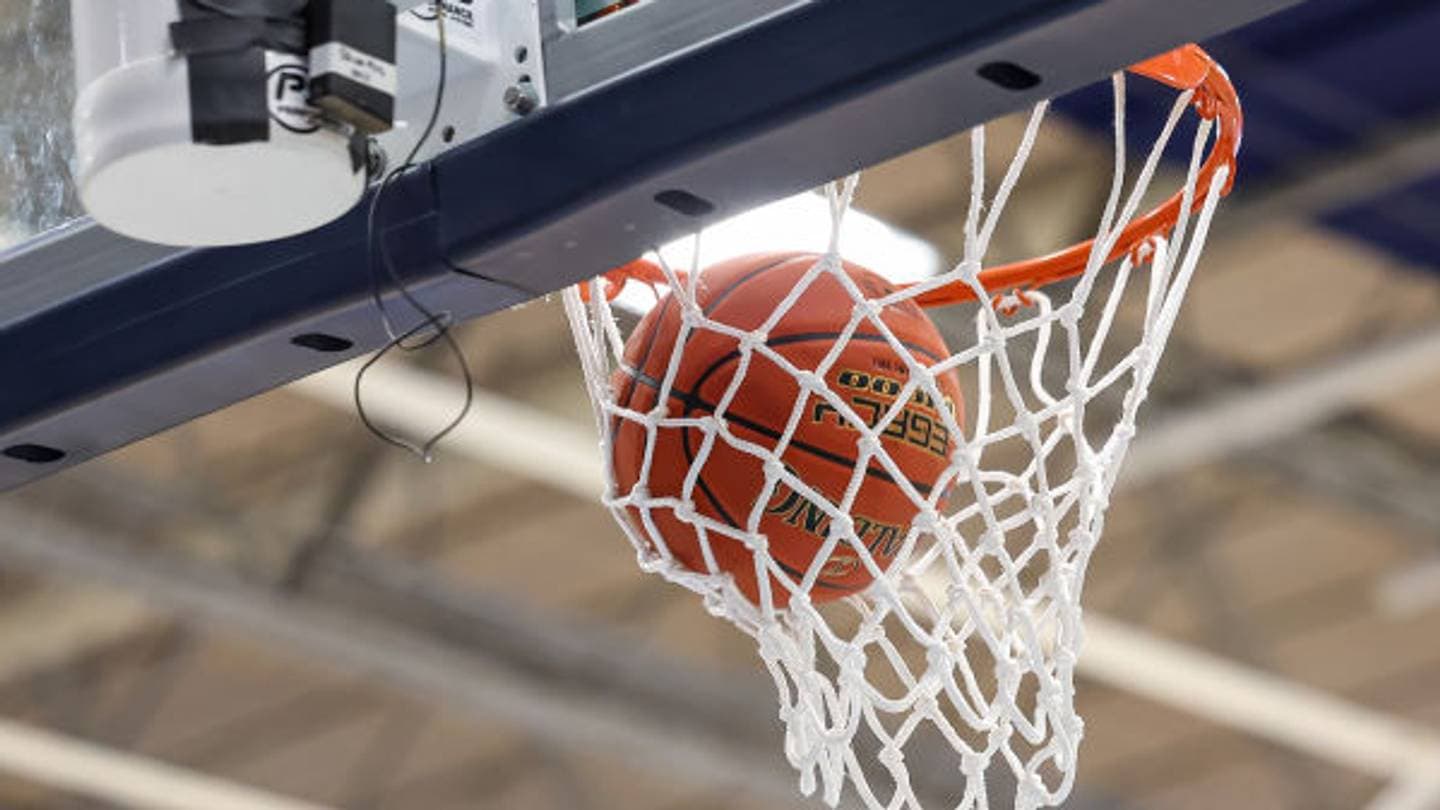 Lakeland hires alum Delmar Bontrager to lead boys basketball program