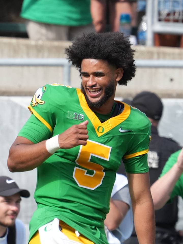 Dante Moore thanks Eugene students after heartfelt letters inspire school visit