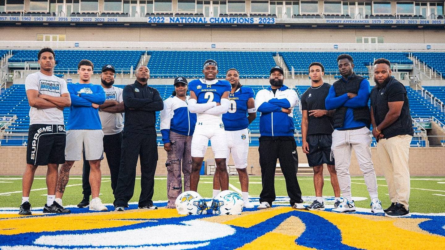 Larenzz Pratt commits to South Dakota State over multiple FBS offers
