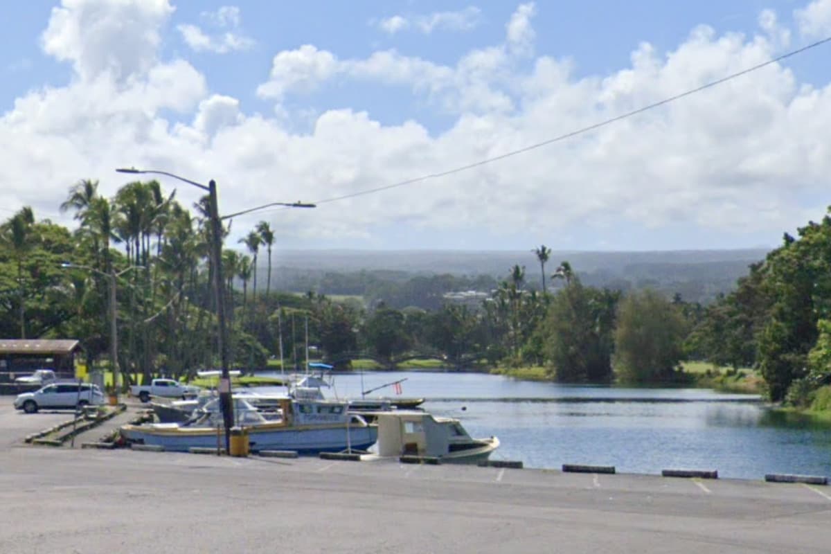 Small rotating vortices filmed at Wailoa Boat Harbor puzzle boaters