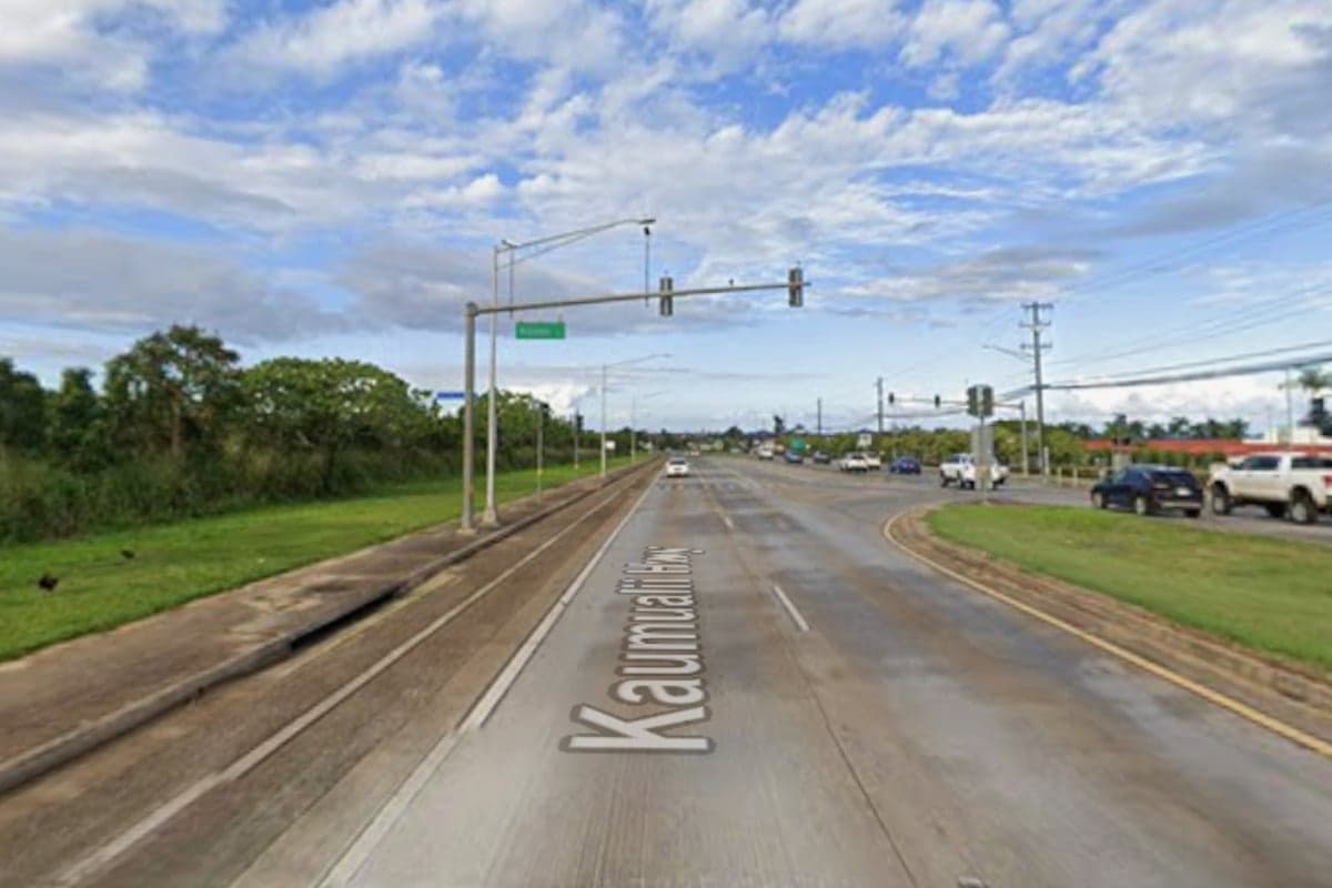Speeding crash in Līhue kills driver, leaves passenger critically injured