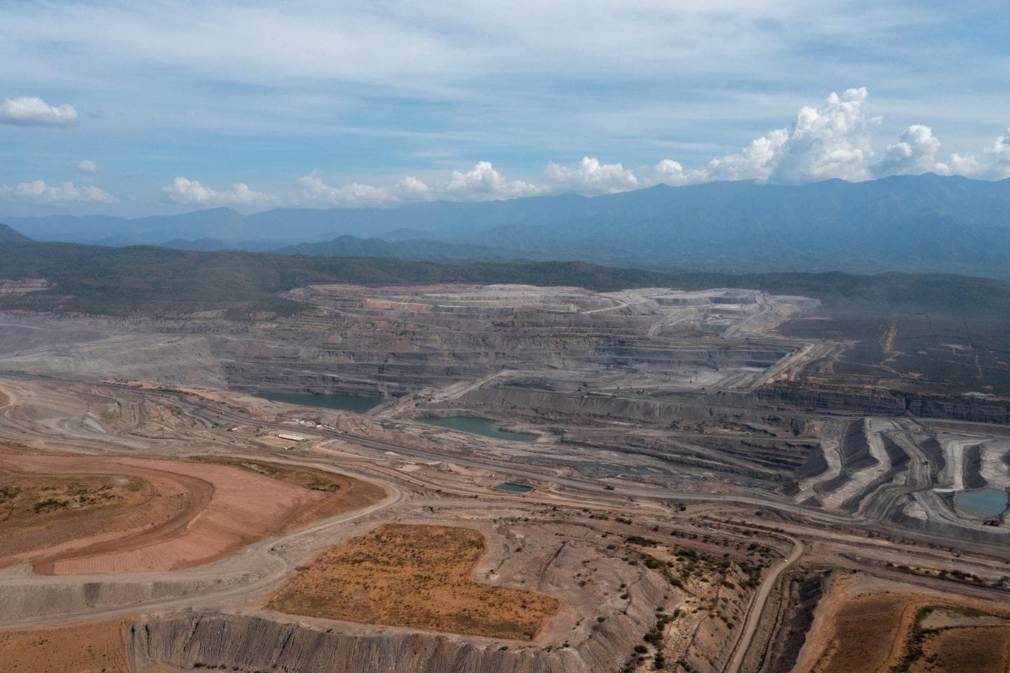 Colombia presses Glencore to discuss Cerrejón coal mine closure plan