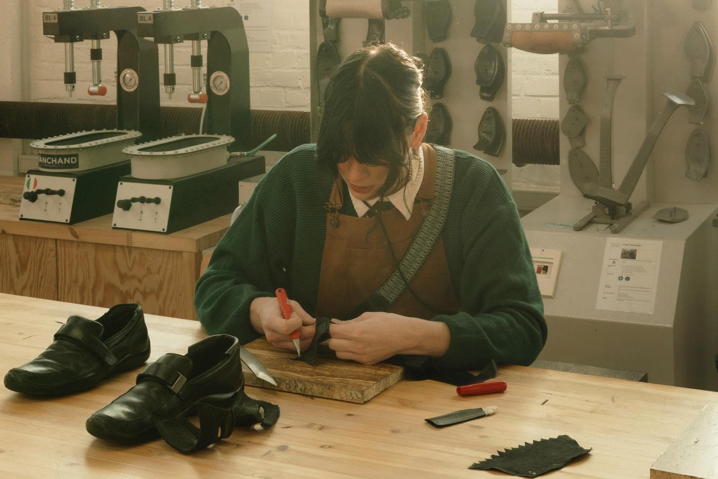 Roubaix school trains repair skills to cut textile waste