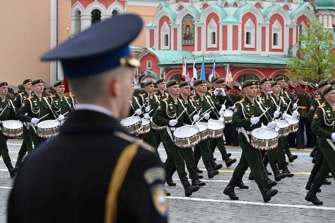 Russia, Ukraine trade ceasefire violation accusations during Victory Day pause