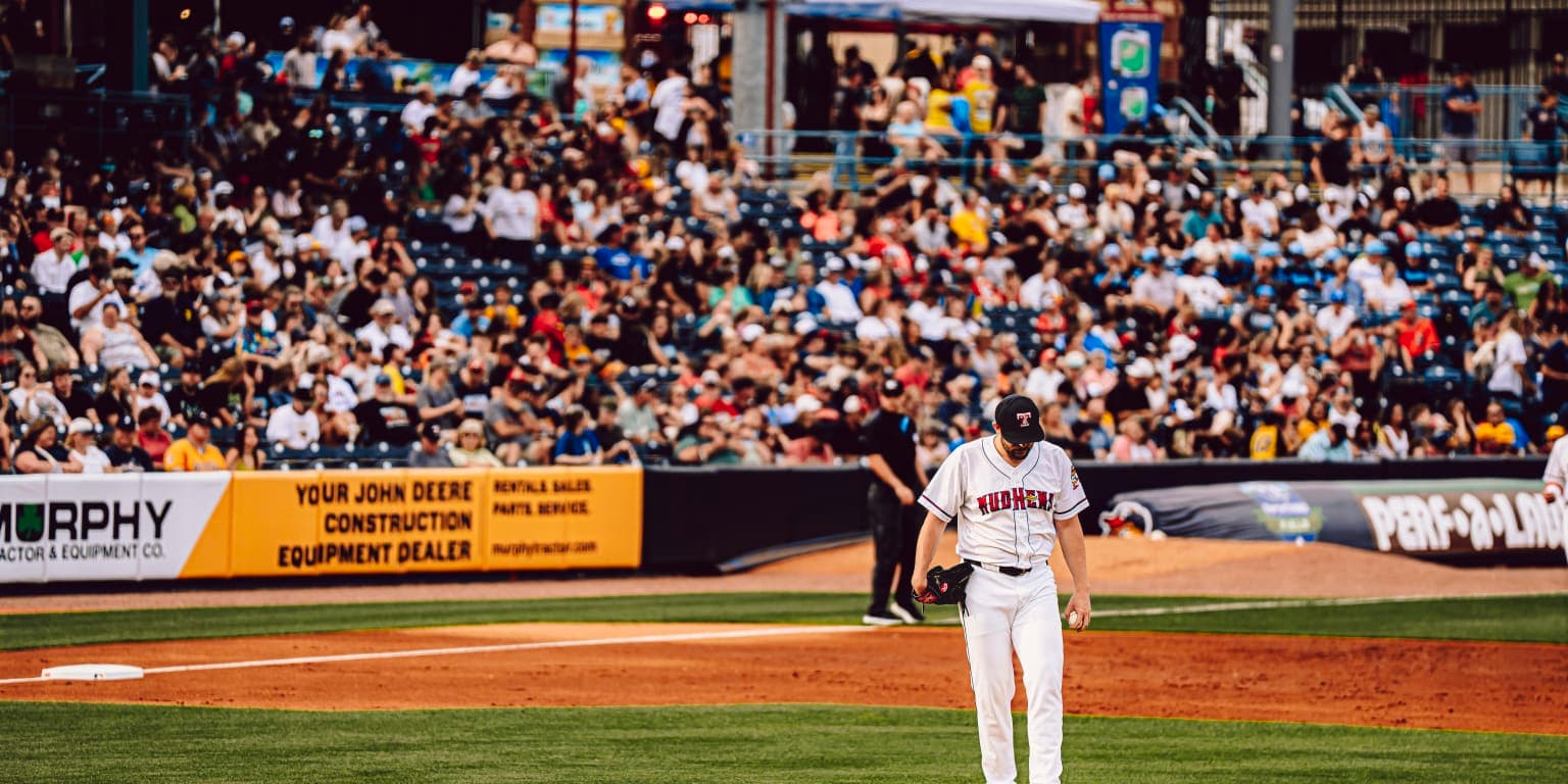 Mud Hens collapse in sixth, fall 14-1 to Red Wings