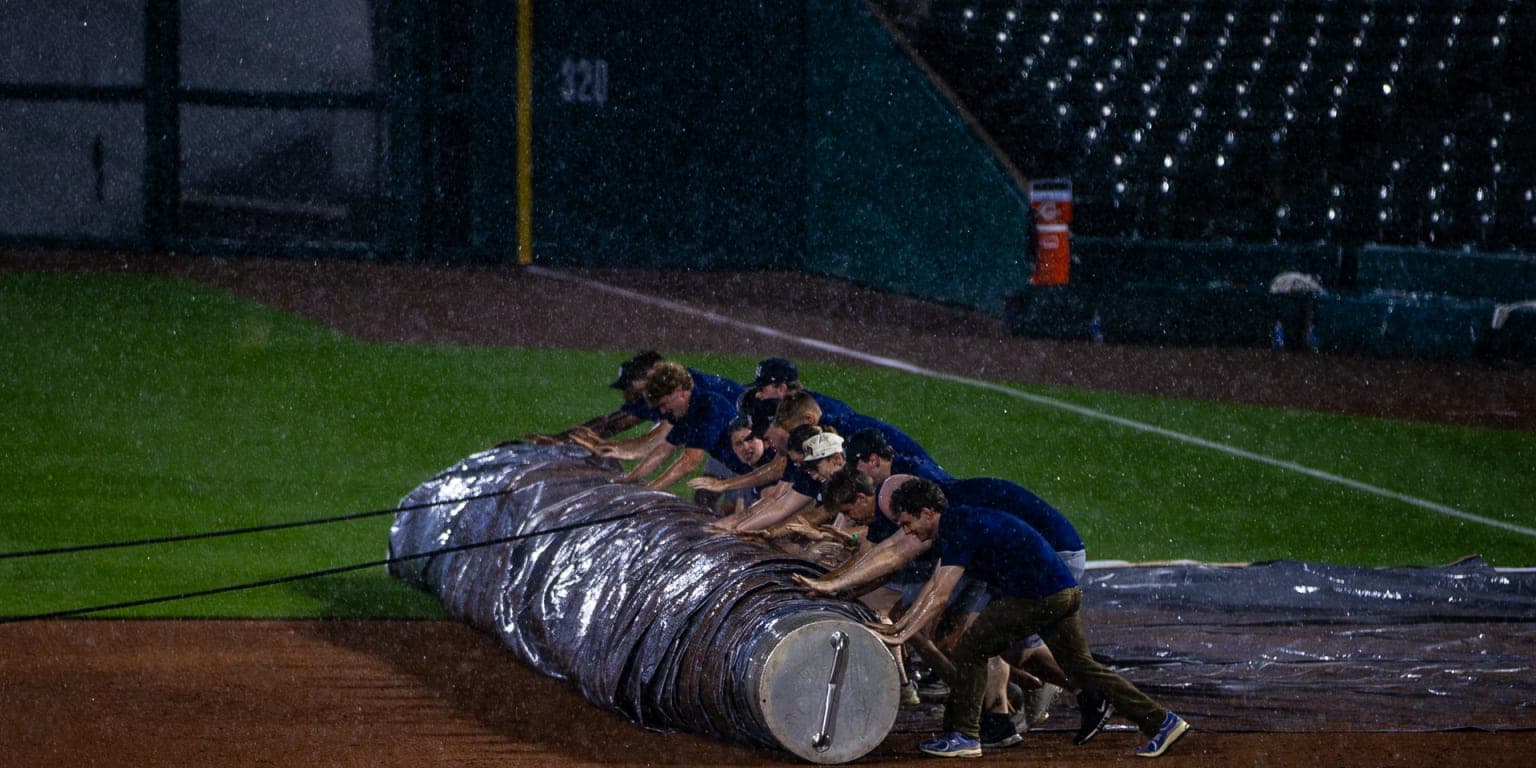Columbus stays hot, tops Indianapolis in rain-shortened win