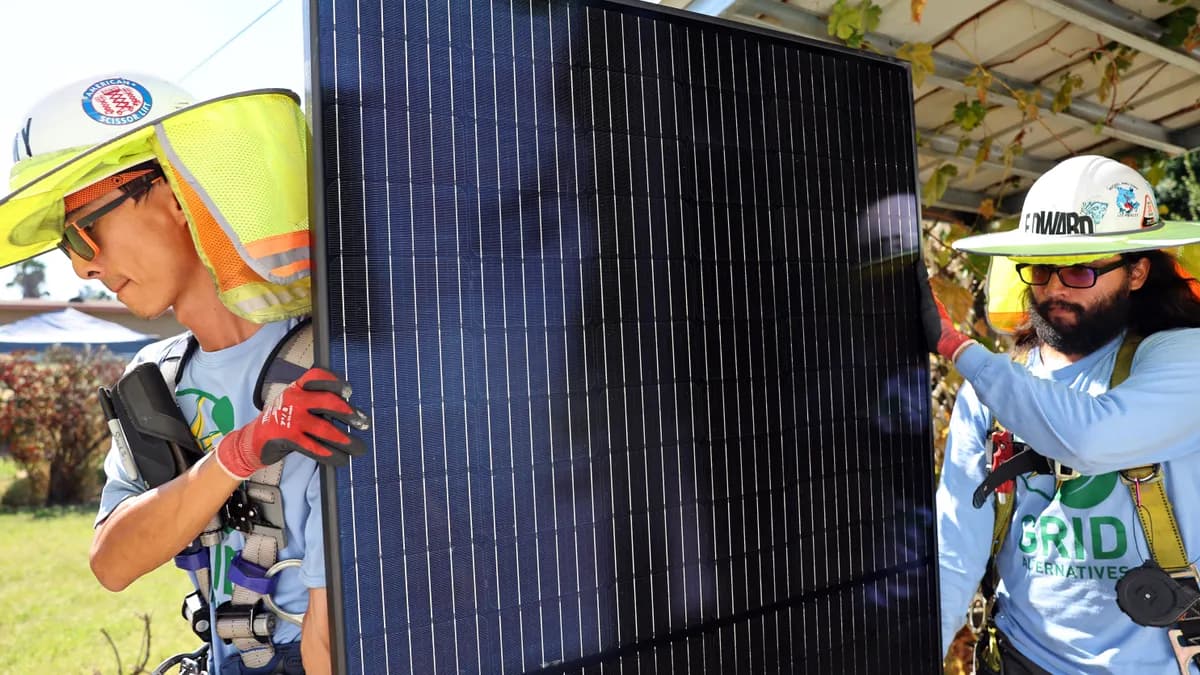 U.S. Solar Capacity Surges, Installations Rise 49 Percent in Quarter