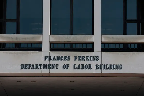 Pizza Hut franchises could face new labor rules under DOL proposal