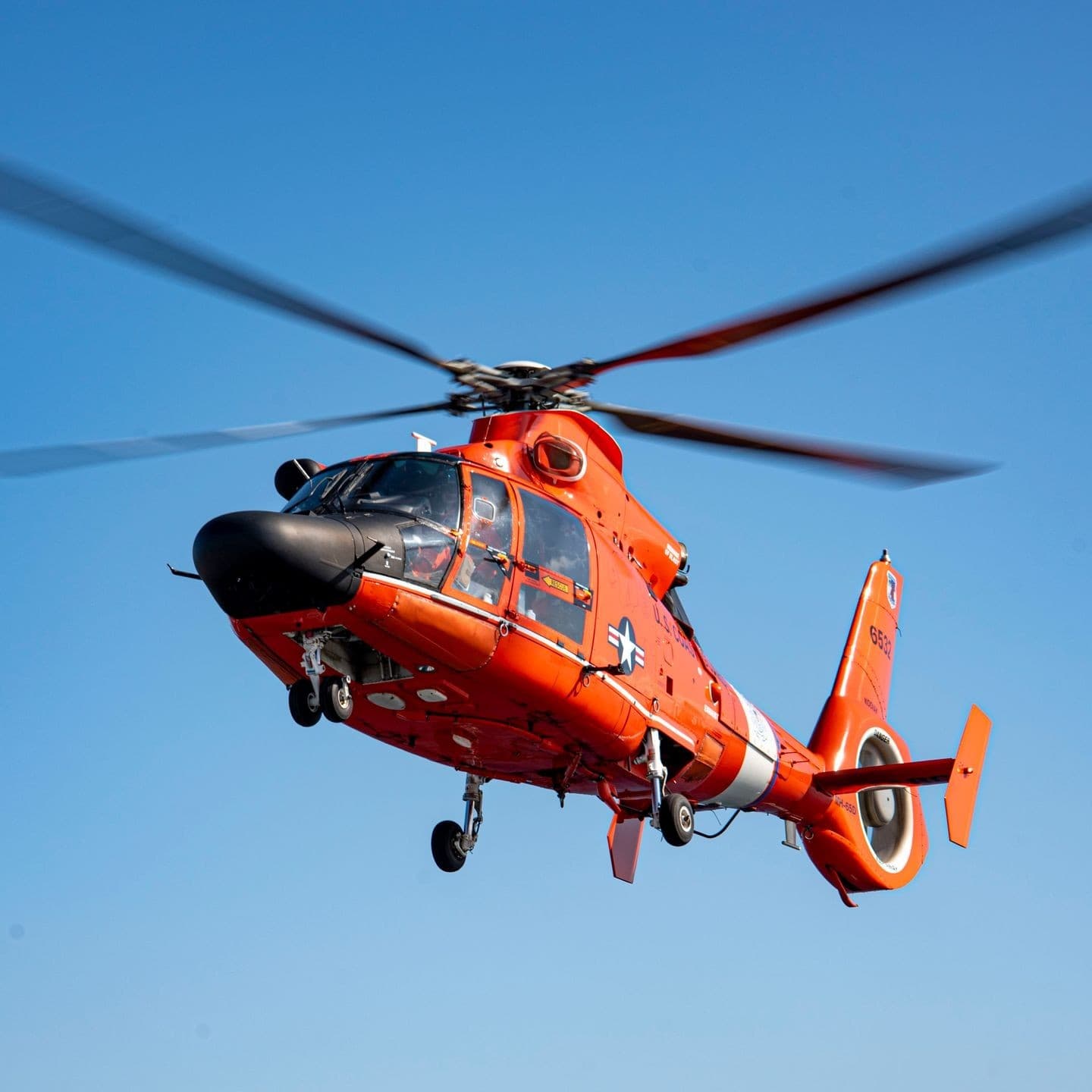 Helicopter rescues injured hiker from Blue Pool near McKenzie River