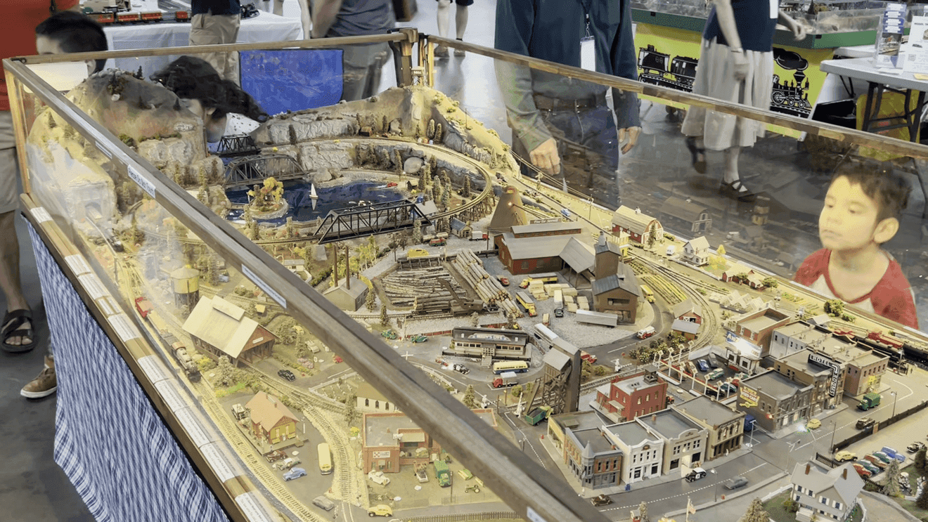 Fresno Model Railroad Club hosts train show at fairgrounds