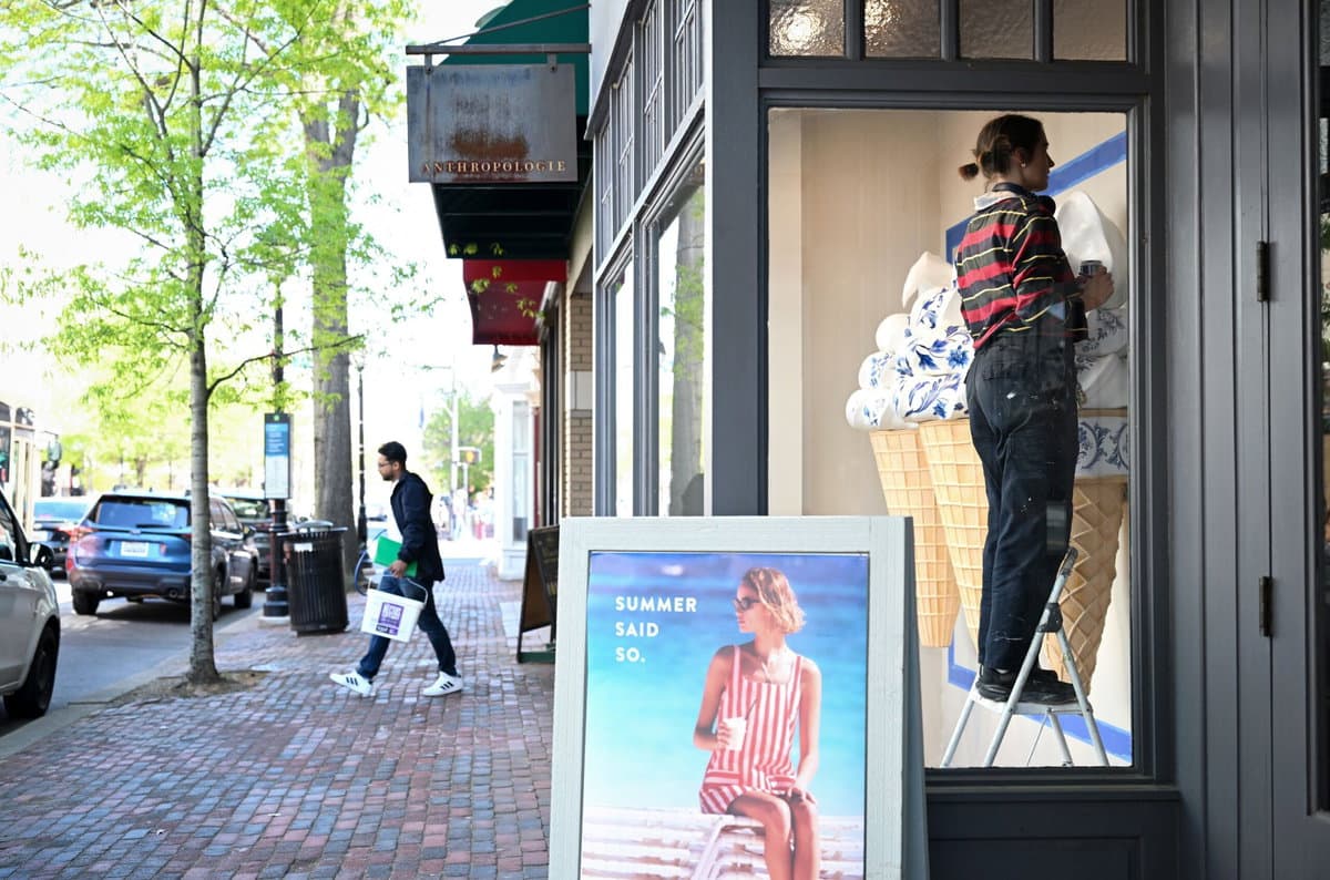McDonald’s Faces Still-Uneven Restaurant Labor Market, Hiring Improves Slowly