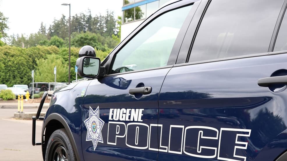Man arrested after knife threat at Eugene Public Library