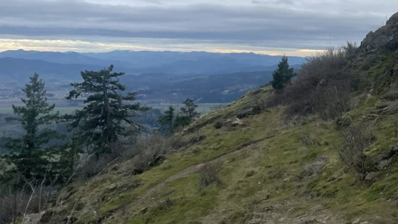 Mount Angel Man Arrested After Threatening Spencer Butte Parkgoers With Knife