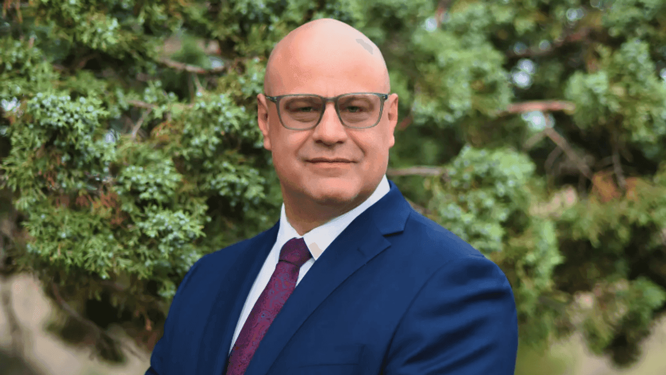 Kotek appoints Eugene prosecutor Nathan J. Lichvarcik to Lane County bench