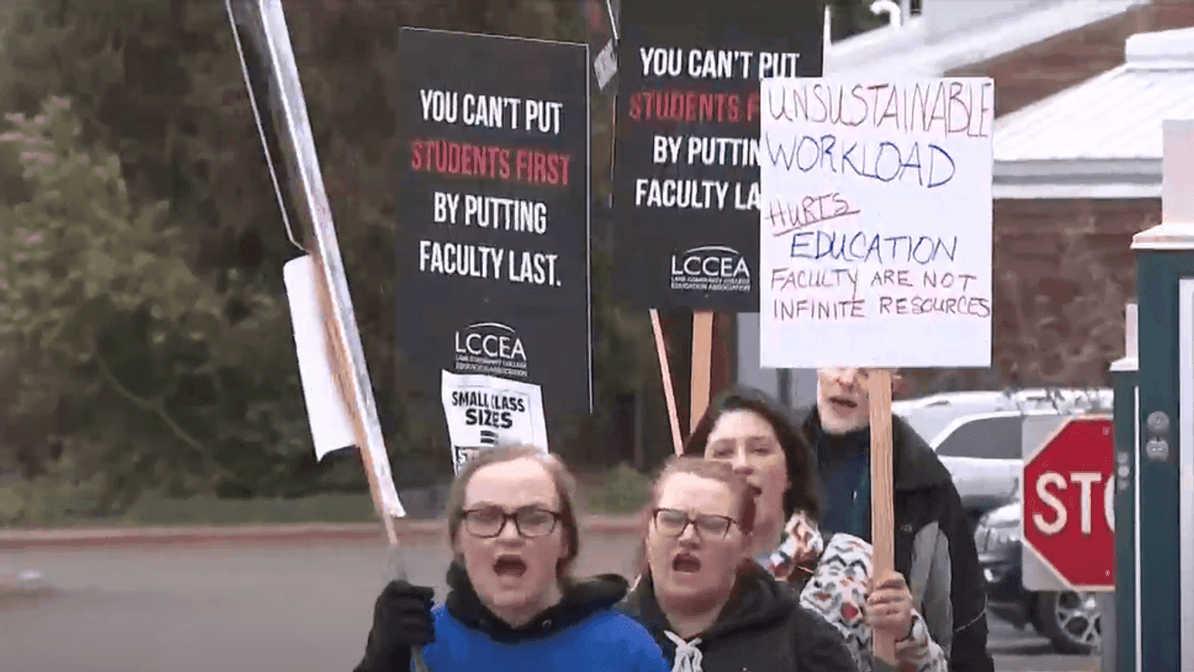 Lane Community College Students Picket in Solidarity with Teachers Amid Ongoing Negotiations