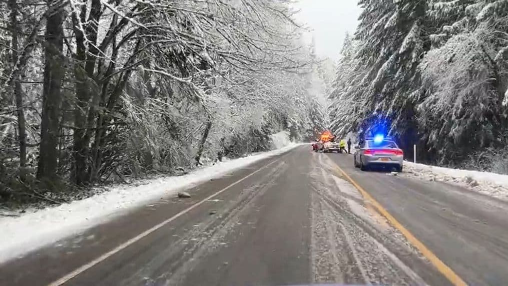 Crash Closes Highway 58 East of Pleasant Hill; Road Reopens