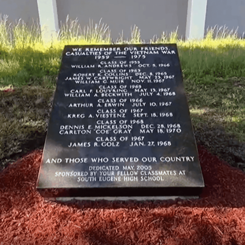 Eugene residents honor Memorial Day at historic veterans memorials