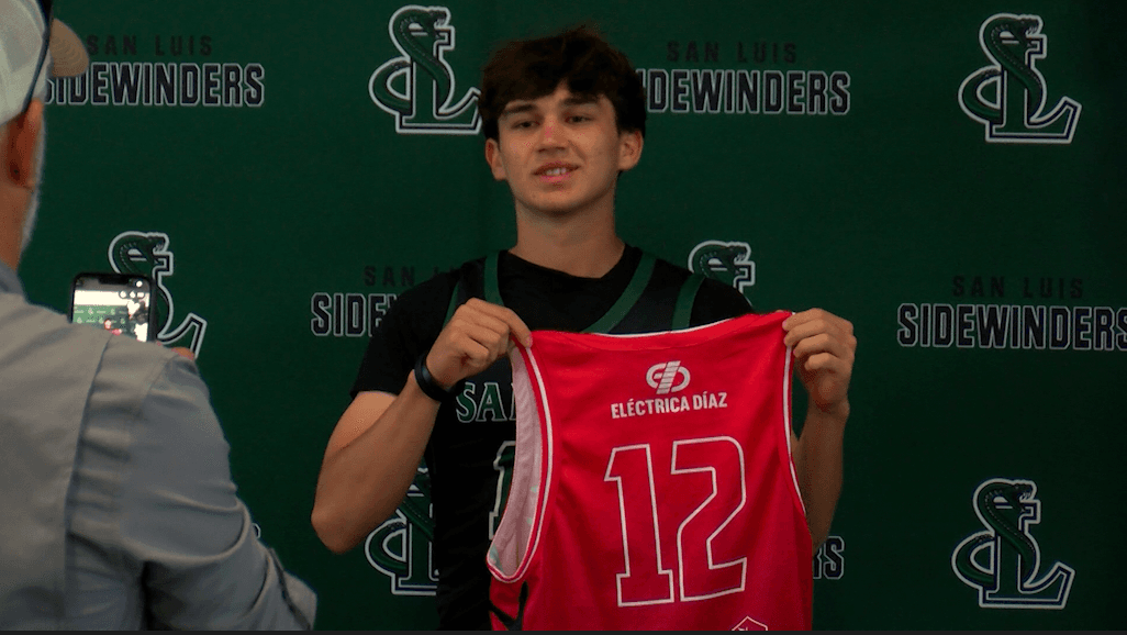 San Luis celebrates seven athlete signings, Tapia heads to Mexico pro team