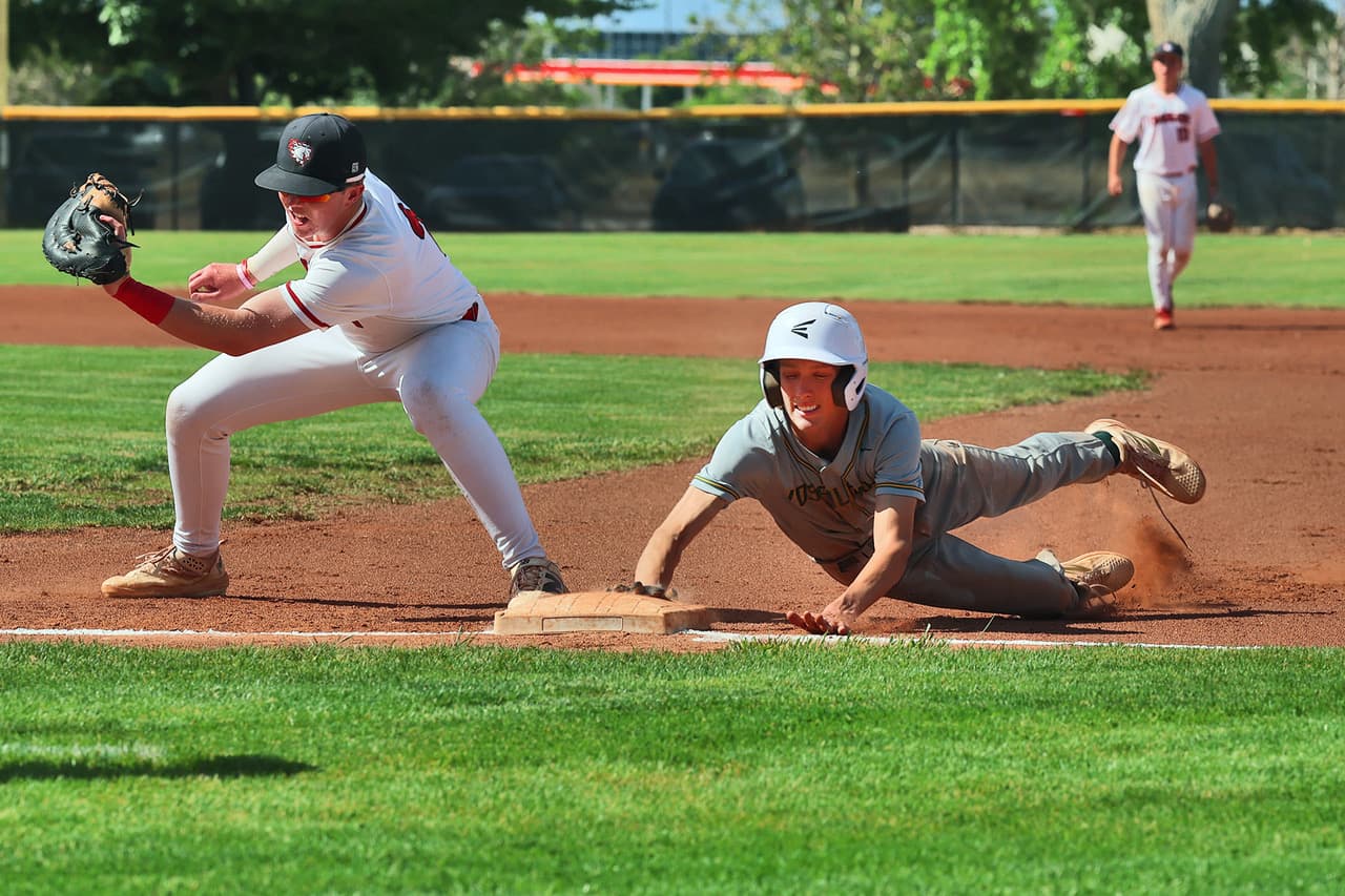 Los Alamos baseball season ends with playoff losses, district title